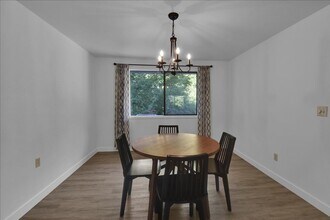 4926 Dover St in Everett, WA - Building Photo - Building Photo