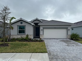 8086 Shr Lk Dr in Englewood, FL - Building Photo