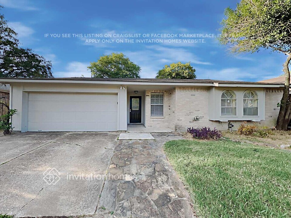 9922 Appleridge Dr in Houston, TX - Foto de edificio