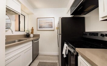 872 Highland Dr in Santa Barbara, CA - Building Photo - Building Photo