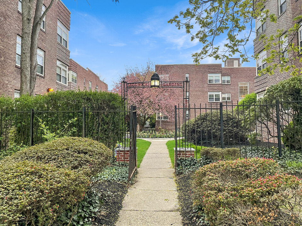 Sedgwick Gardens in Philadelphia, PA - Foto de edificio