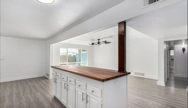 2009 N 68th St in Scottsdale, AZ - Foto de edificio - Building Photo