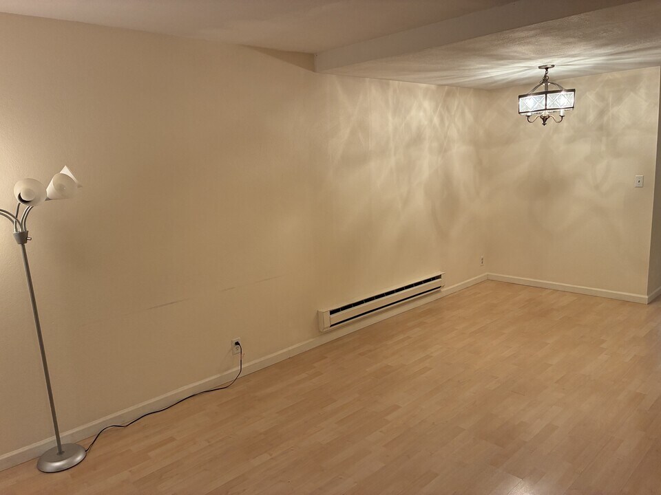 4075 Eggers Dr in Fremont, CA - Building Photo