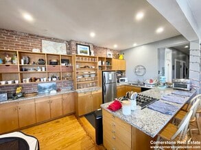 18 Sunset St, Unit 3 in Boston, MA - Foto de edificio - Building Photo