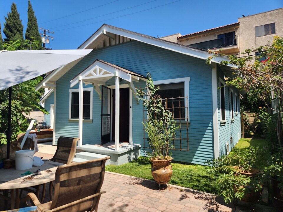 612 Coronado Ave in Long Beach, CA - Foto de edificio