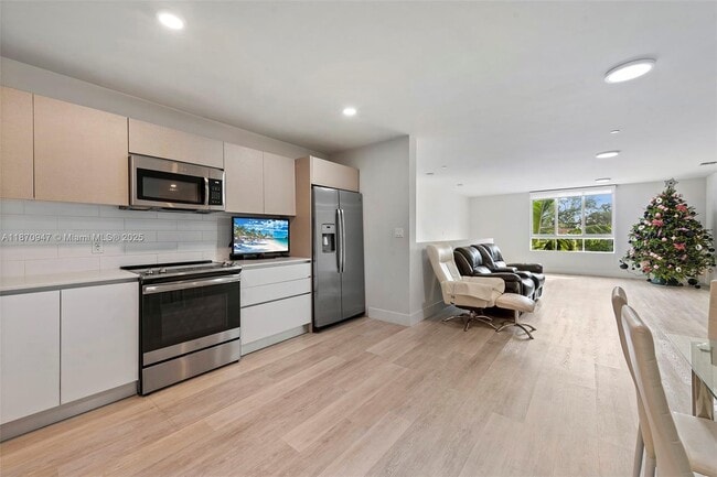 2505 NE 193rd St in Aventura, FL - Building Photo - Building Photo