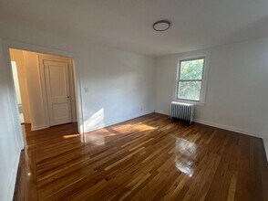 39-30 45th St in Queens, NY - Building Photo - Building Photo