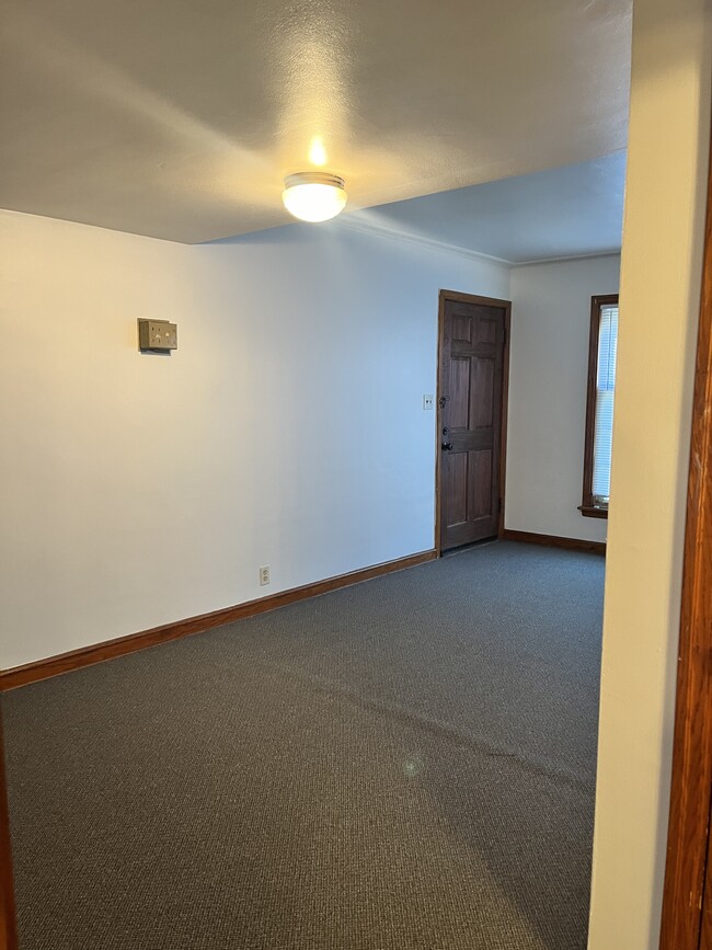 2831 W Capitol Dr, Unit 1