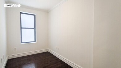 24-39-39 38th St in Queens, NY - Building Photo - Building Photo