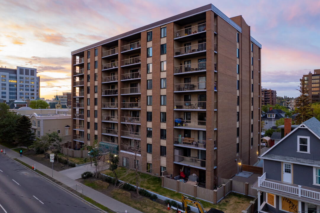 The Davenport in Calgary, AB - Building Photo