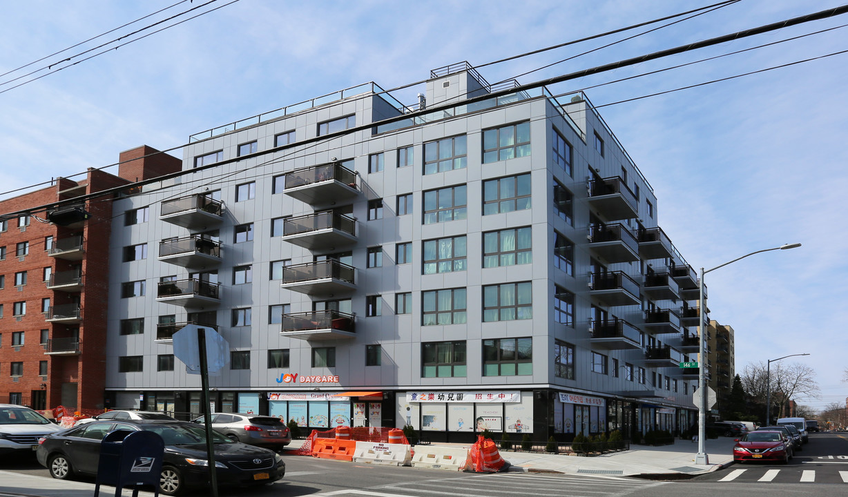 145-38 34th Ave in Flushing, NY - Building Photo