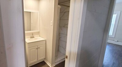 1403 Moore St in Commerce, TX - Building Photo - Building Photo