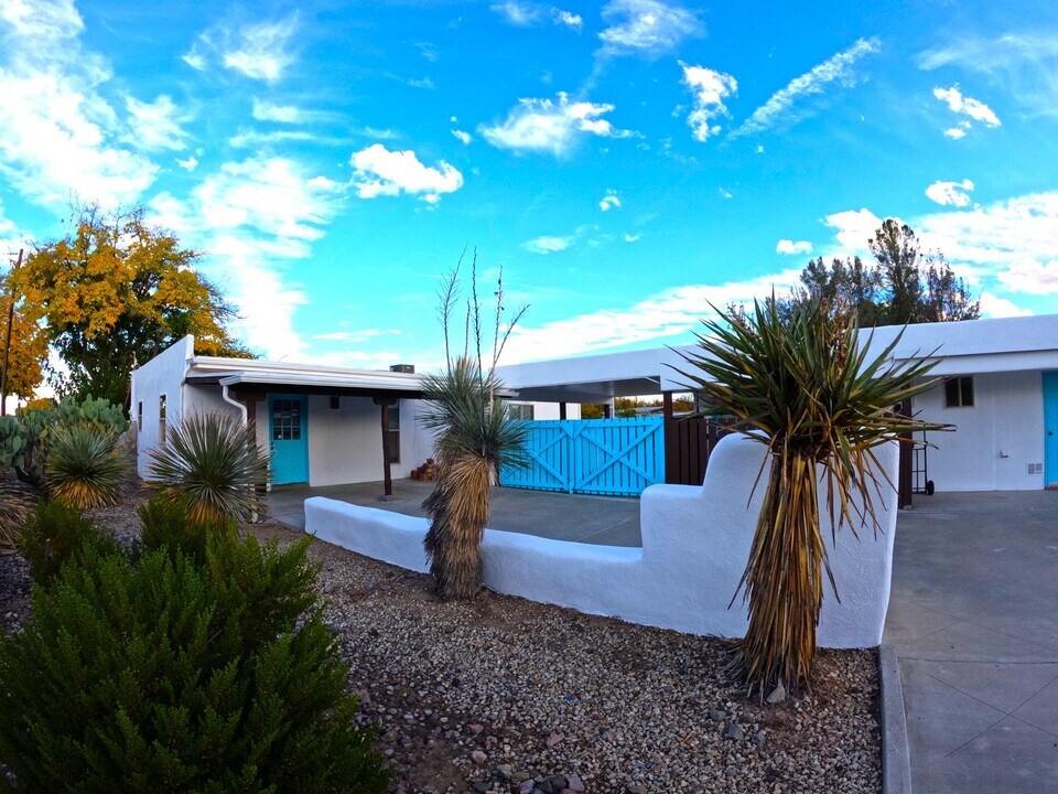2968 La Mesilla Cir in Mesilla, NM - Building Photo