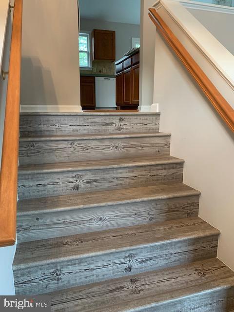 property at 8717 Forest Glen Cir