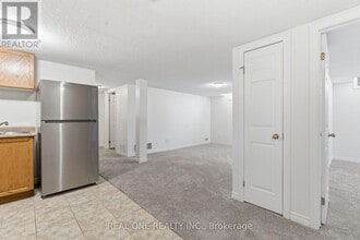 132 Dawn Ave in Guelph, ON - Building Photo - Building Photo