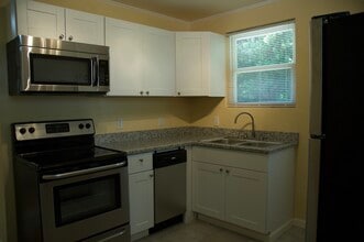 559 Pulaski St, Unit 1 in Athens, GA - Foto de edificio - Building Photo