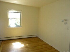 6 Duryea Pl in Nyack, NY - Building Photo - Building Photo