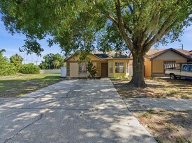 7615 Lemon Wood Ct in Tampa, FL - Building Photo