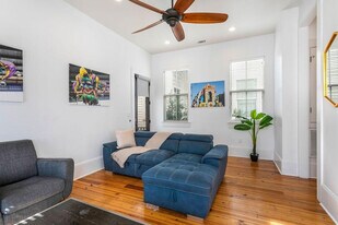 1501 Robert C. Blakes Sr. Dr in New Orleans, LA - Building Photo