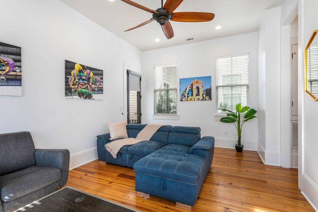 1501 Robert C. Blakes Sr. Dr in New Orleans, LA - Building Photo