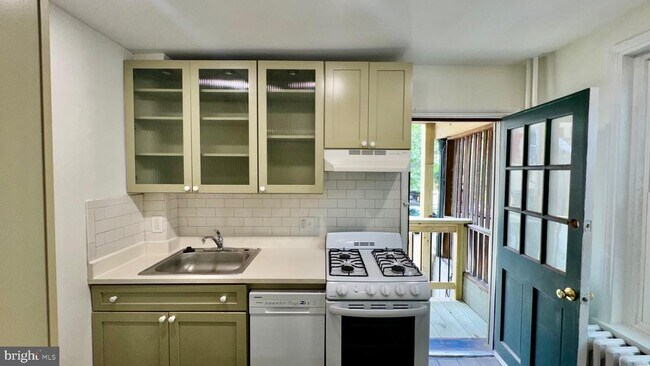 2148 Green St in Philadelphia, PA - Building Photo - Building Photo