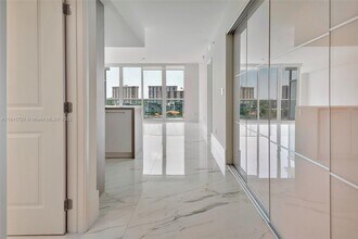 400 Sunny Isles Blvd in Sunny Isles Beach, FL - Building Photo - Building Photo