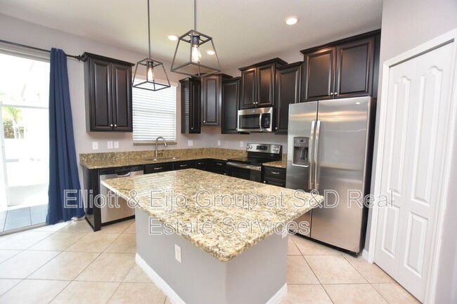 6390 Sedgeford Dr in Lakeland, FL - Building Photo - Building Photo