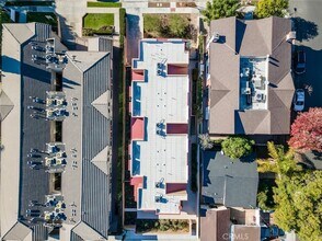 1212 Viola Ave, Unit 102 in Glendale, CA - Foto de edificio - Building Photo