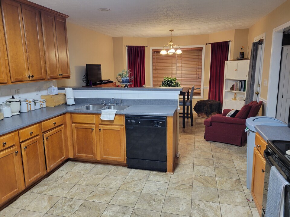 2503 Daisy Ln in Conyers, GA - Building Photo