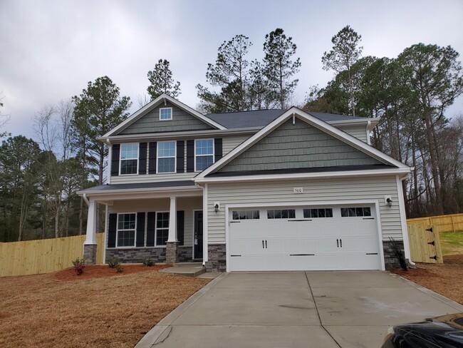 property at 560 Hampstead Pl