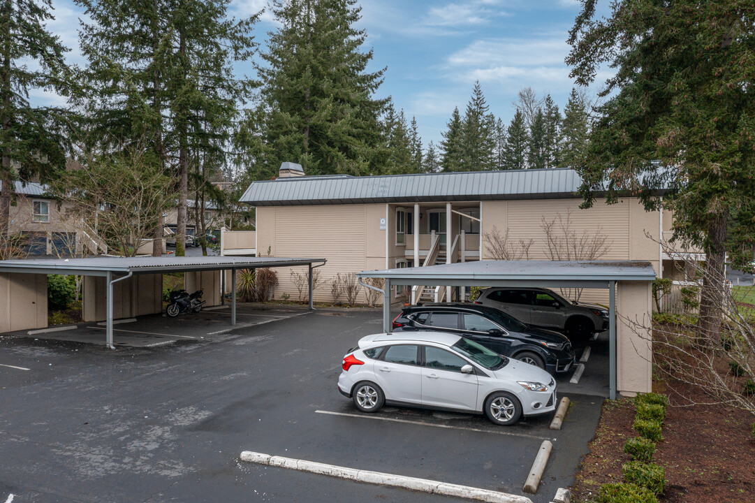 Towne Square Condominiums in Bellevue, WA - Building Photo