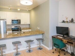 3232 N Halsted St in Chicago, IL - Building Photo - Building Photo