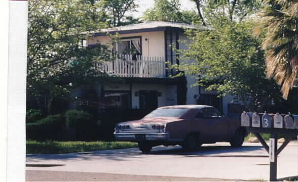 20381 Broken Bow Rd in Apple Valley, CA - Foto de edificio - Building Photo