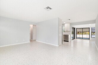 250 Arlington Rd in West Palm Beach, FL - Building Photo - Building Photo