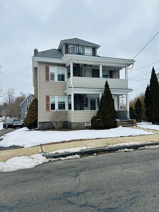 58 Merrymount Rd, Unit 2 in Quincy, MA - Building Photo