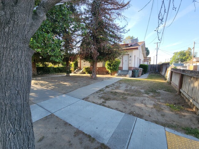 property at 2111 Palm St
