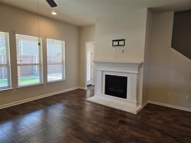 2832 Coral Valley Dr in Leander, TX - Foto de edificio - Building Photo