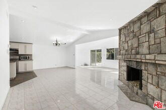 20500 Archwood St in Los Angeles, CA - Building Photo - Building Photo