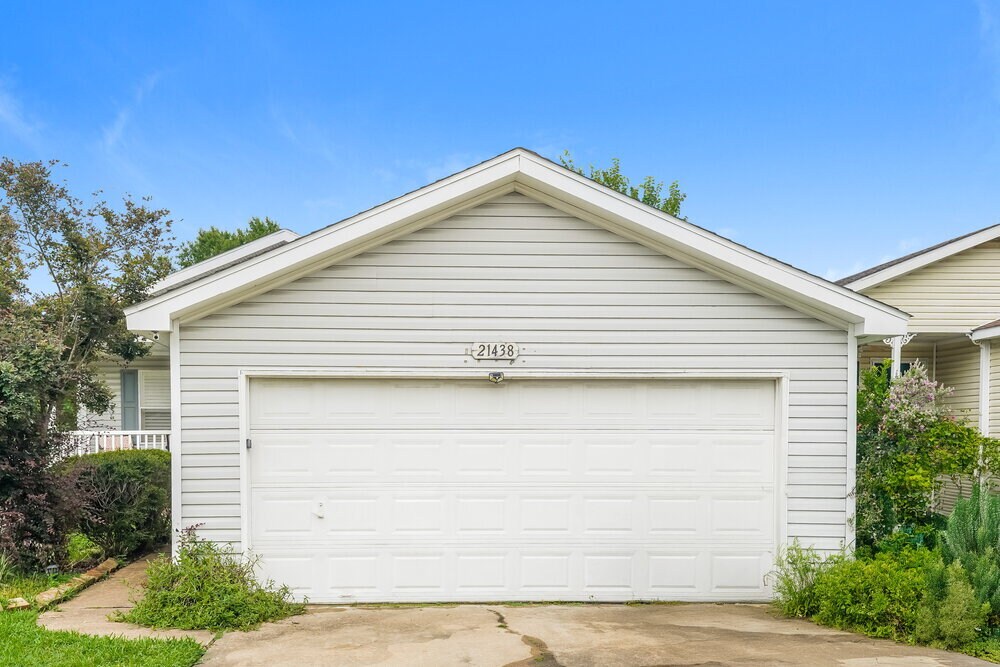 21438 Cherry Canyon Ln in Tomball, TX - Building Photo