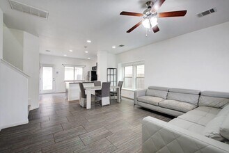 4604 Esper Ln in Austin, TX - Building Photo - Building Photo