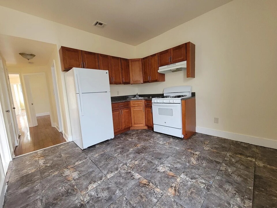 118 Cedar Ave, Unit 1 in Newark, NJ - Building Photo