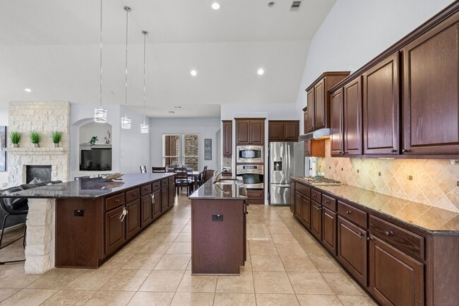 property at 31114 Lakeview Bend Ln