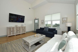 37 Atlantic Dr in Palm Coast, FL - Building Photo - Building Photo