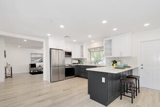 2706 Ganges Pl in Davis, CA - Foto de edificio - Building Photo