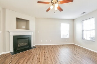 4501 Vernon Farms Blvd in Kernersville, NC - Foto de edificio - Building Photo