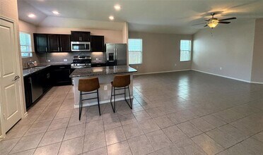 3808 Alpine Autumn Dr in Austin, TX - Building Photo - Building Photo