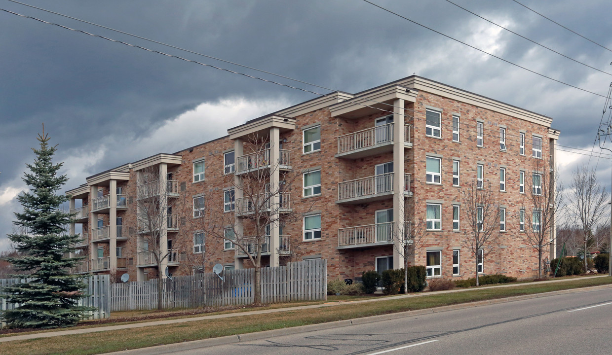 Gramercy Park in Guelph, ON - Building Photo