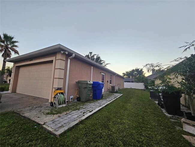 2408 Lincolnshire Ct in Kissimmee, FL - Building Photo - Building Photo