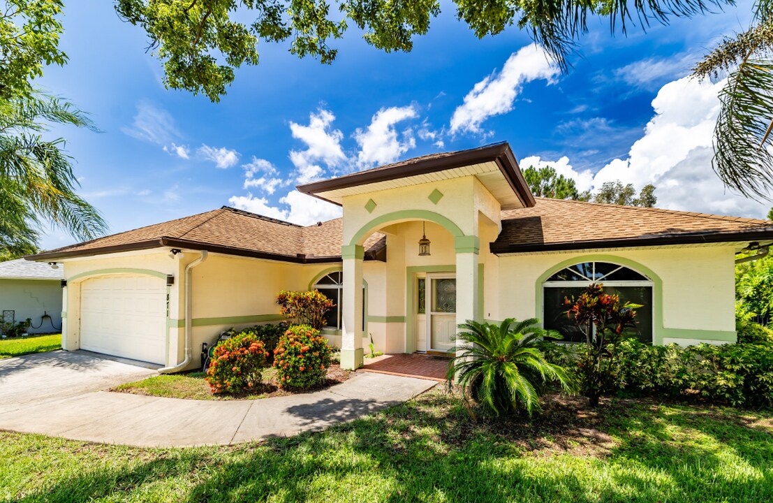 871 Brookview Ln in Rockledge, FL - Foto de edificio