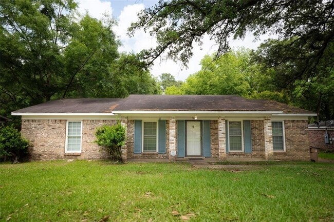 5400 Larchmont Dr